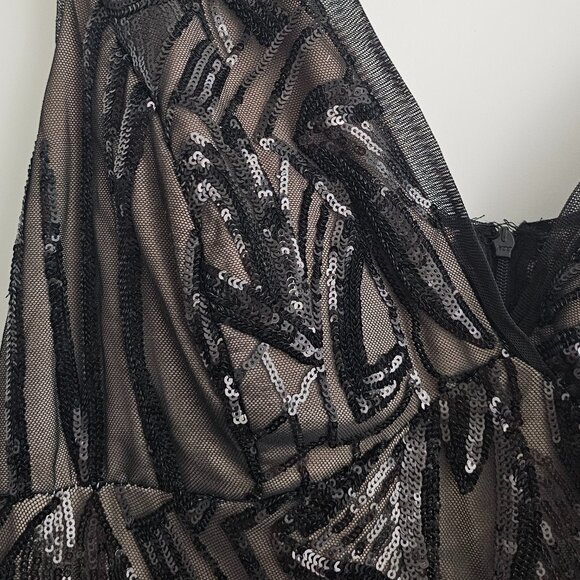 R & M Richards Sleeveless V-Neck Godet Skirt Embellished Long Sequin Dress - Picture 4 of 15